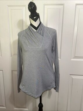 Indygena Women’s Light Gray Long-Sleeve Cowl Neck Top